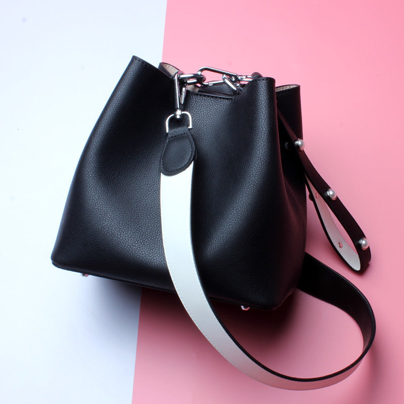 Reveloire® Shoulder and Crossbody Bag: Practical and Elegant