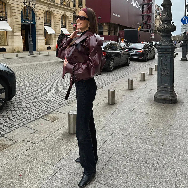 Reveloire® Veste courte en cuir verni bordeaux de luxe