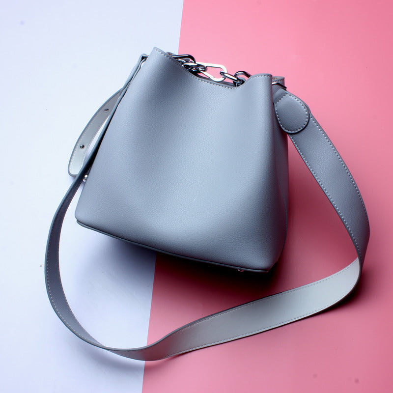 Reveloire® Shoulder and Crossbody Bag: Practical and Elegant