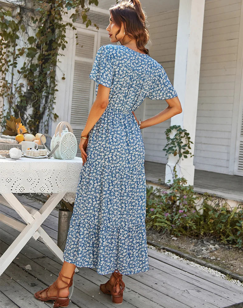 Floral maxi dress with v-neck and ruffled hem