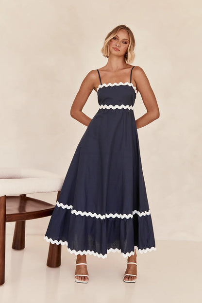 Reveloire® - Long dress with wavy pattern straps